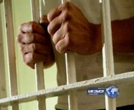 بيع الحشيش في محلات العود