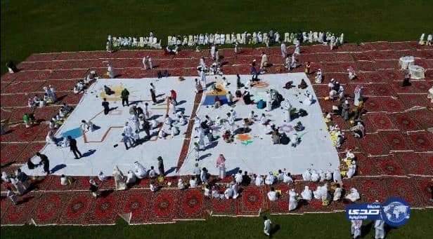 ٥٠٠ طالب من عسير يشاركون جمعية "هوية الأرض" في رسم أكبر لوحة لشعاري المملكة واليابان