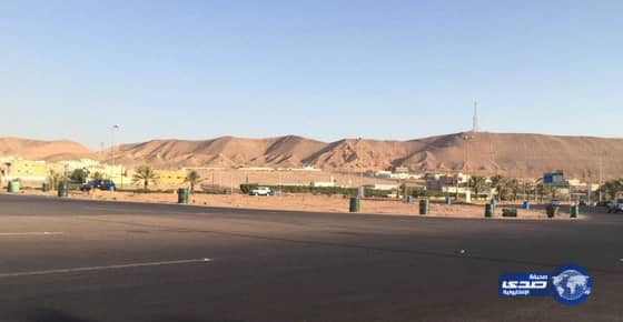 أهالي حقل يشتكون من خطورة دوار البراميل