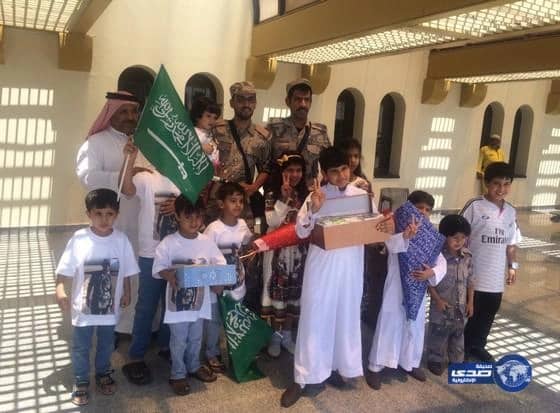 بالصور / أهالي محافظة القريات يستقبلون جنود الوطن القادمين من الحد الجنوبي