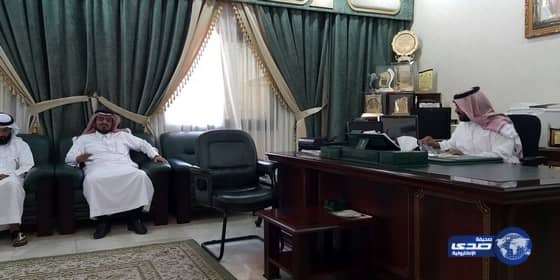 بالصور مدير تعليم سراه عبيده يتفقد مباني التعليم بظهران الجنوب