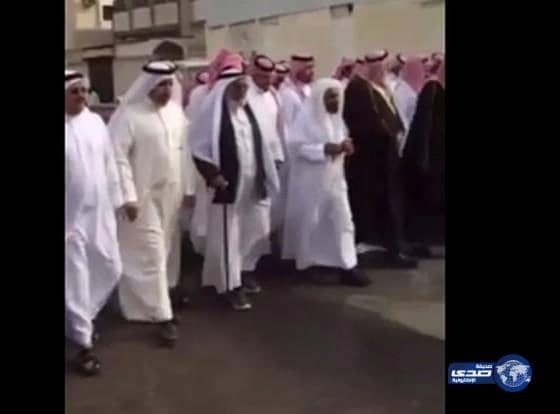 بالفيديو : صُلْح بين ٲخوين بعد 21 سنة من القطيعة