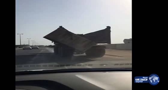 قائد حوثي منشق: إيران وراء استهداف مكة بصاروخ باليستي لتشويه المملكة