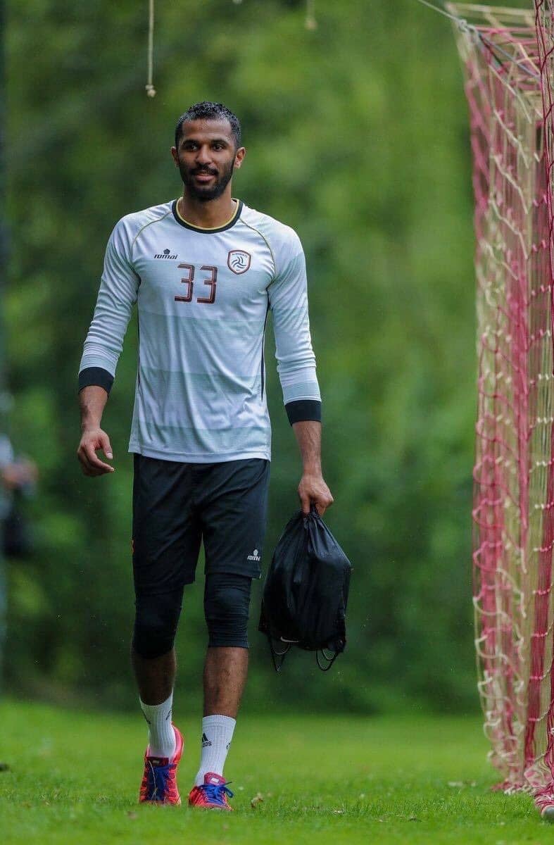 الشباب تطالب بالتحقيق مع الأندية التي تفاوض العويس