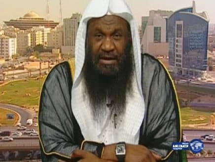 الكلباني يدافع عن الغامدي بعد ظهور زوجته كاشفة الوجه