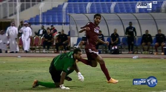 الأهلي يجتاز هجر برباعية ويتأهل لربع نهائي كأس ولي العهد