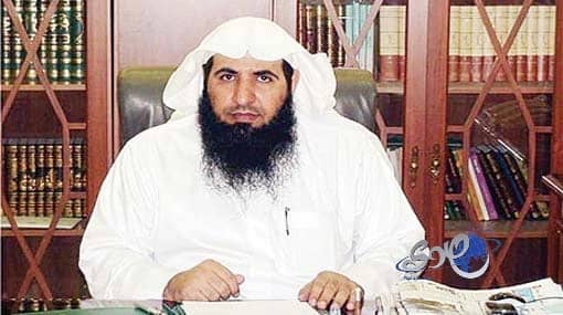 أحمد قاسم..يُجيز كشف المرأة لوجهها وسفرها من دون محرم