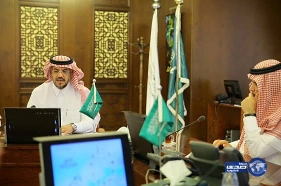 بالفيديو .. جنود سعوديون يعايدون نظرائهم القطريين في الحد الجنوبي بالأغاني والأهازيج