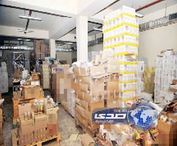 مصادرة مواد غذائية فاسدة في محل مخالف بالمدينة الصناعية بحائل