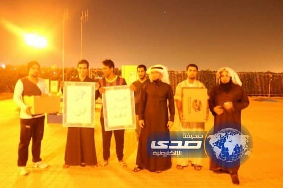 بالفيديو والصور:شبان يردون على حملة الحضن المجاني بـ "القران مجانا ولاننا نحبة لن نهجرة "