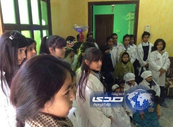 بالفيديو: طالبات ابتدائية بالجوف يقمن بزيارة معلمة متقاعدة