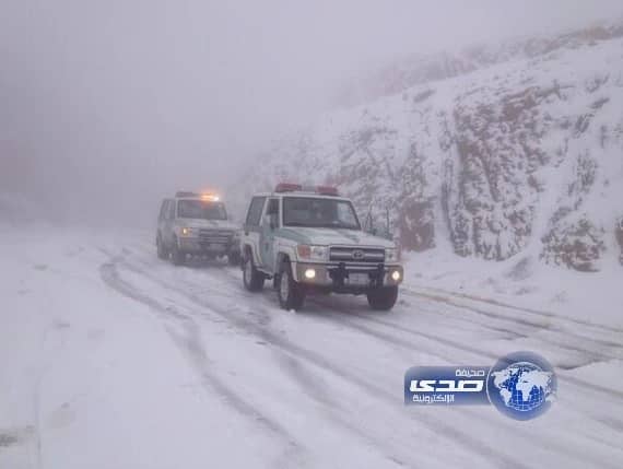 بالصور :هطول امطار مصحوبة بالثلوج أمطار على منطقة تبوك