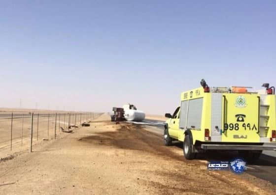 انقلاب صهربج غاز يغلق طريق المدينة -القصيم السريع