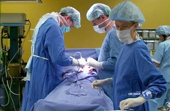 مجموعة من الدعاة نجحوا في اقناع فلبينية بالاسلام بعد أن رفضت ختان زوجها