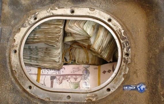 احباط تهريب أكثر من 4.3 ملايين ريال داخل خزاني وقود بالطوال