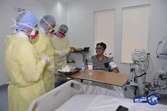 عادل فقيه يزور مصابي "كورونا" في الرياض.. ويتفقد التجهيزات الطبية