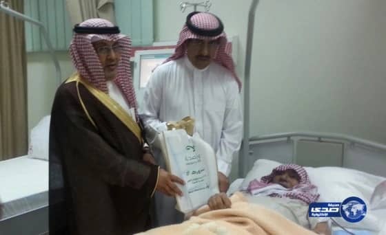 حملة "نبغى نزورك " ترسم البسمة على وجوه مرضى مستشفى العيص العام