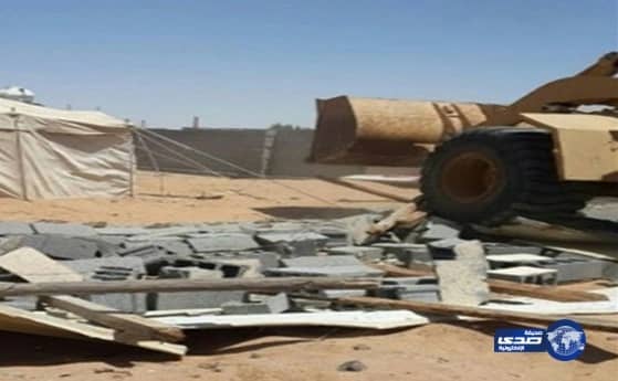 بالصور: لجنة التعدِّيات تزيل المباني والأحواش المخالفة بينبع