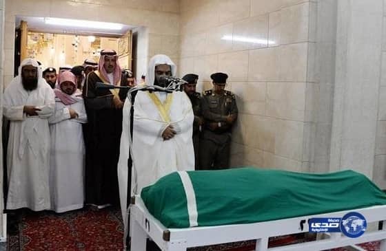 أمير المدينة المنورة يؤدي صلاة الميت على قائد حرس الحدود