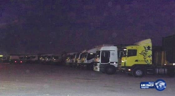 أمانة جدة تتعقب سائقو الشاحنات المخالفون ليلاً وتسحب شاحناتهم