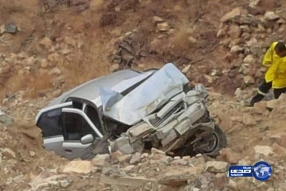 بالصور: سقوط سيارة من مرتفع الفقرة يستنفر الهلال الأحمر بالمدينة المنورة