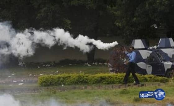 انقطاع بث التلفزيون الباكستاني بعد اقتحام محتجين للمبنى