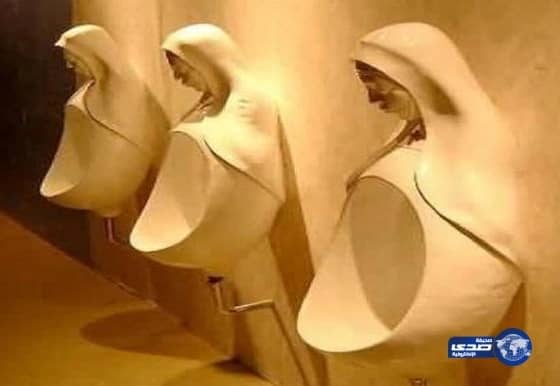 إسرائيل تستخف بالمسلمين و تصنع مراحيض على شاكلة امرأة محجبة