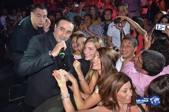 زوجة صابر الرباعي تخطف منه الأضواء (صور)