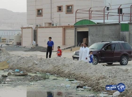 بالصور:مواطنين يعيشون مع فئران وباعوض وروائح كريهة منذ ثلاث سنوات