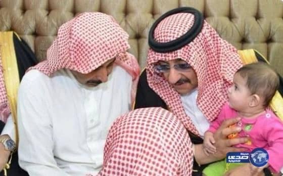 وزير الداخلية يقدم واجب العزاء لذوي شهيد الواجب الرشيد"صور"