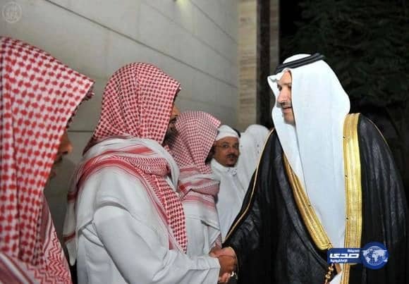 أمير المدينة المنورة يعزي أسرة سليمان الأحمدي في وفاة ابنه