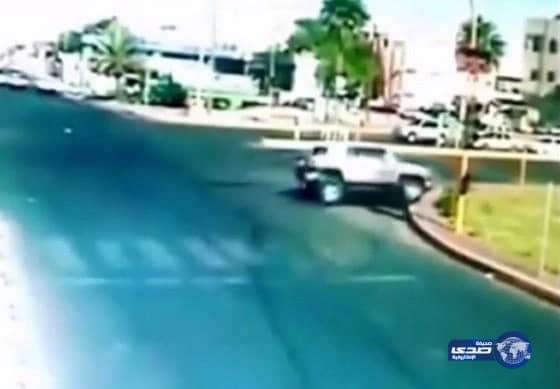 بالفيديو.. فوبيا ساهر تؤدي لانقلاب سيارة