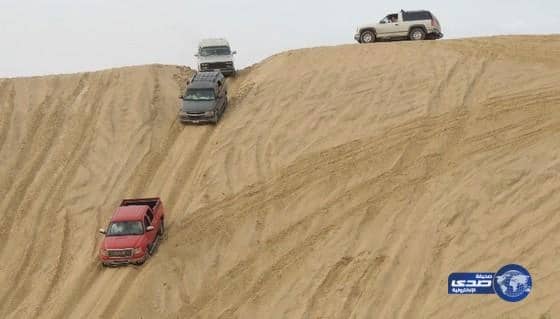 بالصور:هواة التطعيس وركوب الخيل يجذبون الأنظار في بر العيون