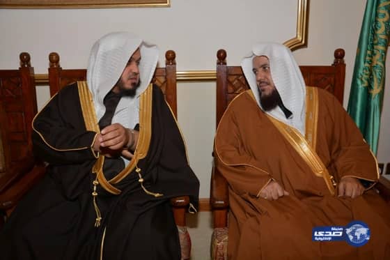 بالصور: امير منطقة الباحة يستقبل المسؤولين والاهالي