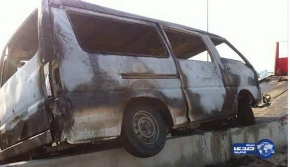 17 إصابة في حريق حافلة عمال بالدمام