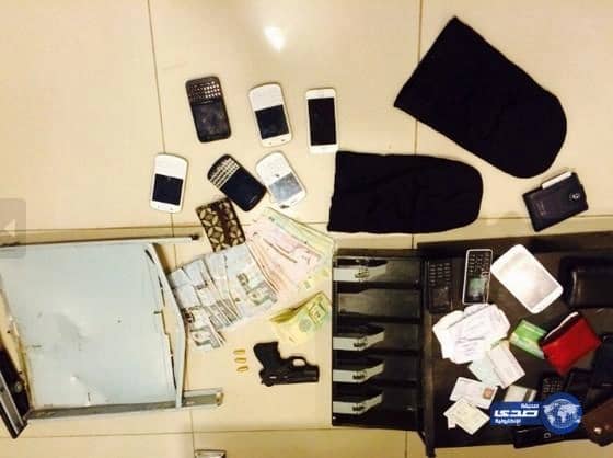 شرطة الرياض تكسف هوية عصابة السطو على كاشيرات المحال التجارية