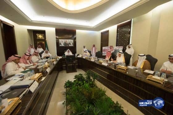 "الفيصل" يوجه بسرعة نقل الصناعية شمال جدة