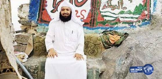 إمام جامع يتزوج بفتاتين خلال أسبوعين.. صعد بالأولى برج الساعة والثانية جبل النور!