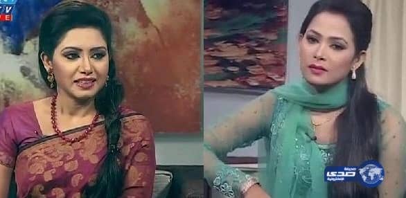 بالفيديو: هروب ضيفة من لقاء على الهواء مباشرة لحظة زلزال النيبال