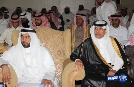 بالصور / بحضور محافظ القريات عائلة الثويني تحتفل بابنها الدكتور عمر الثويني