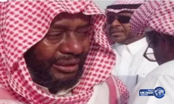 لاعب فريق النصر السابق "يوسف خميس" يودع رفيق العمر بالدموع