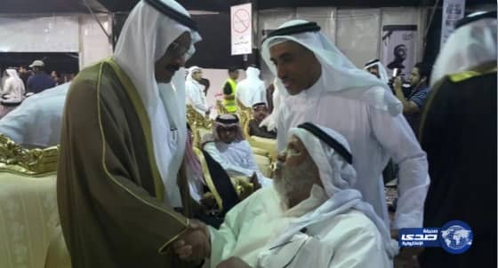 بالصور .. وفد من وزارة الاعلام يعزي أسر شهداء تفجير العنود