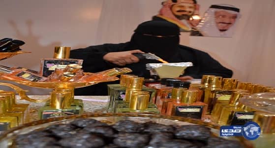 أم كريم .. أنامل سعودية تفوح عطرا