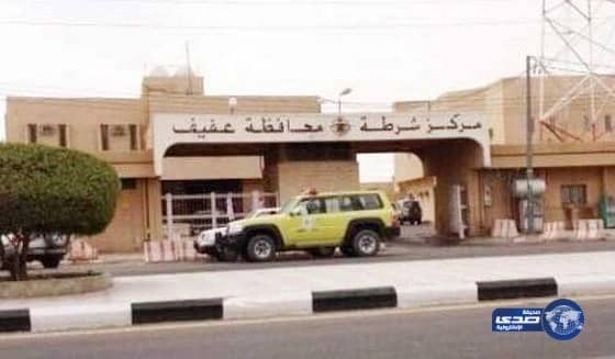 العثور على جثه شاب متوفي بجوار سيارته في منطقه رمليه شمال عفيف