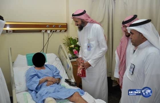 بالورود والهدايا مدير صحة المدينة يعايد المرضى بمستشفى الملك فهد بالمدينة