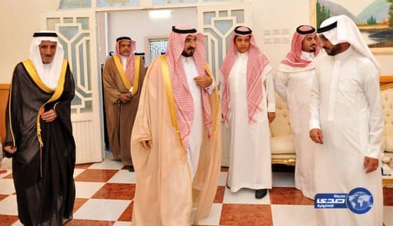 "وكيل أمارة الباحة " يشارك شيخ قبيلة بيضان وبني عويف وأخيه غرم فرحتهم بزواج أبنائهم
