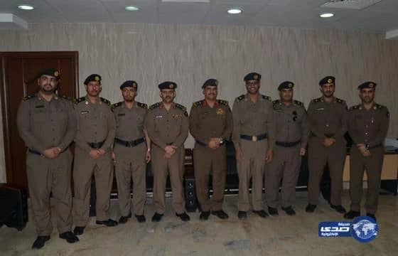 مدير مدني المدينة يقلد عدد من الضباط رتبهم الجديدة