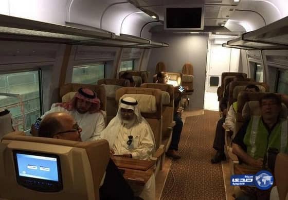 أول رحلة تجريبية لقطار الحرمين