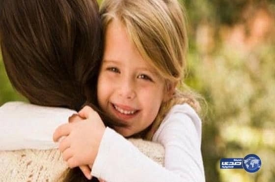 دراسة: العناق يقلل خطر الإصابة بالأمراض والاضطرابات النفسية