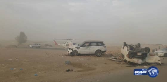 إصابه 11 عامل في انقلاب باص قرب بنبان في الرياض